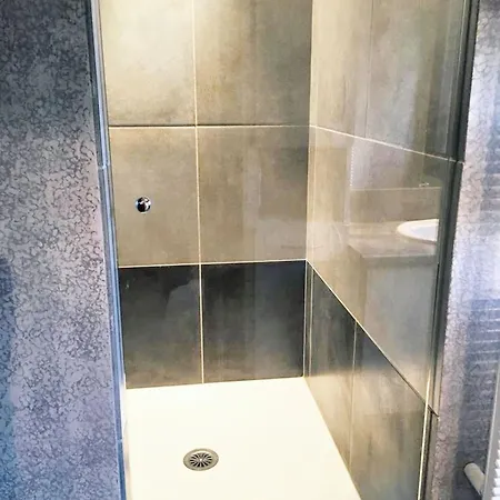 Maison Charmante Au Coeur De Avec Piscine Partagee Feriehus